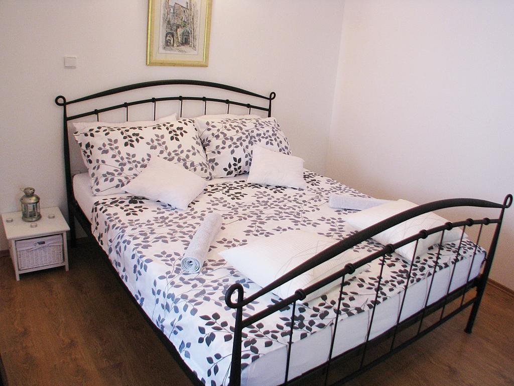Apartment Noa Kaštel Kambelovac Pokój zdjęcie