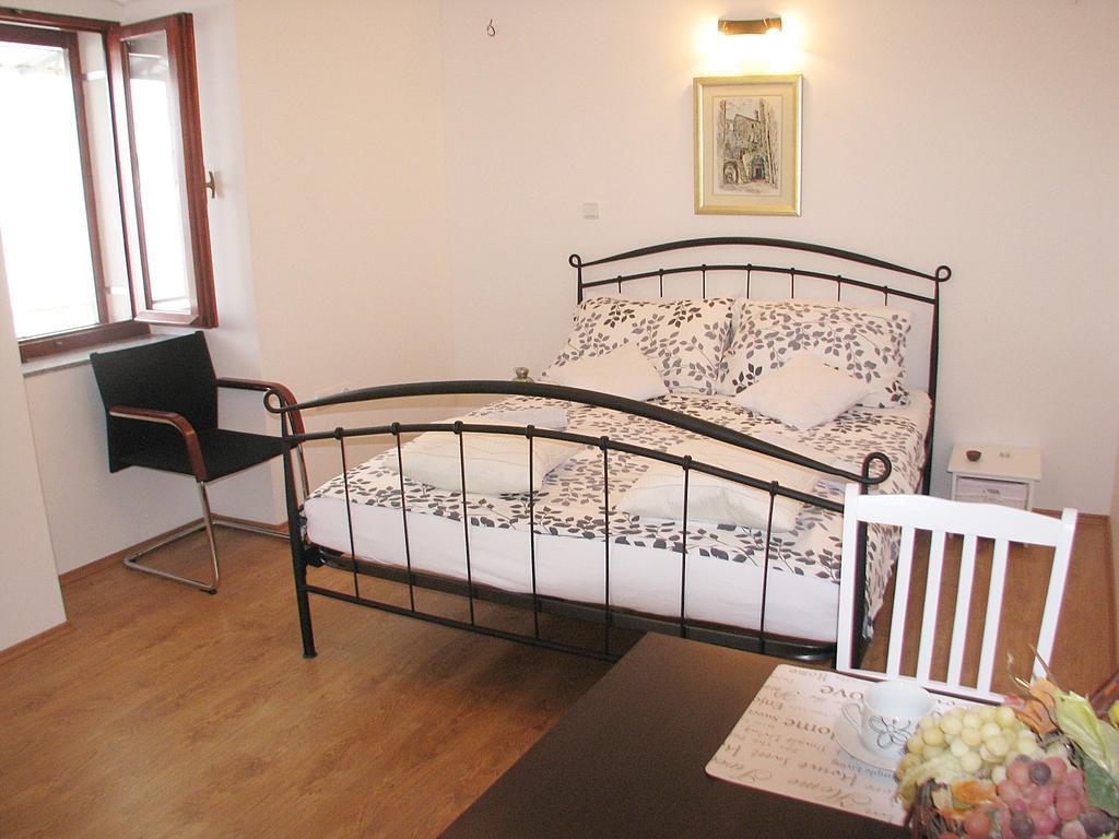 Apartment Noa Kaštel Kambelovac Pokój zdjęcie